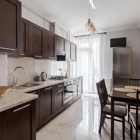 Inshiapartment On Kulisha Str 2 Апартаменты *