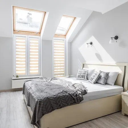 Апартаменты Inshiapartment On Kulisha Str 2 *